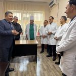 Пойтахт ва ҳудуд шифокорлари ҳамкорлигида ноёб амалиёт