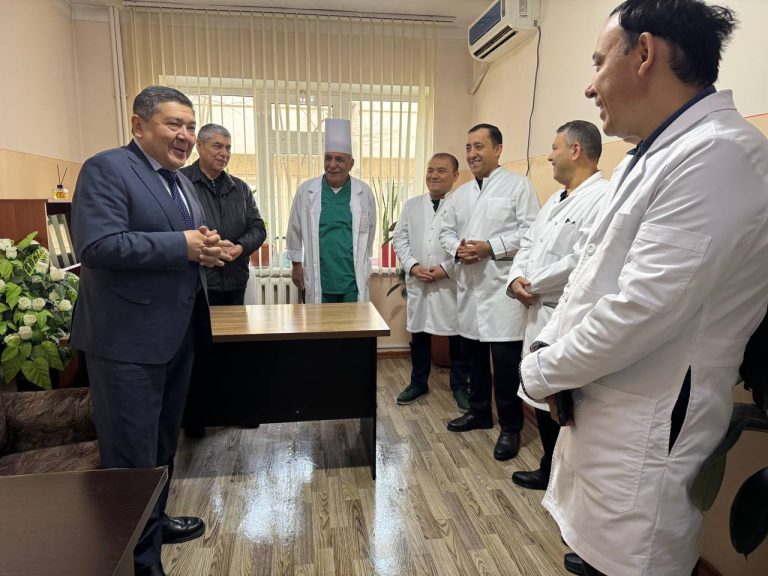 Пойтахт ва ҳудуд шифокорлари ҳамкорлигида ноёб амалиёт